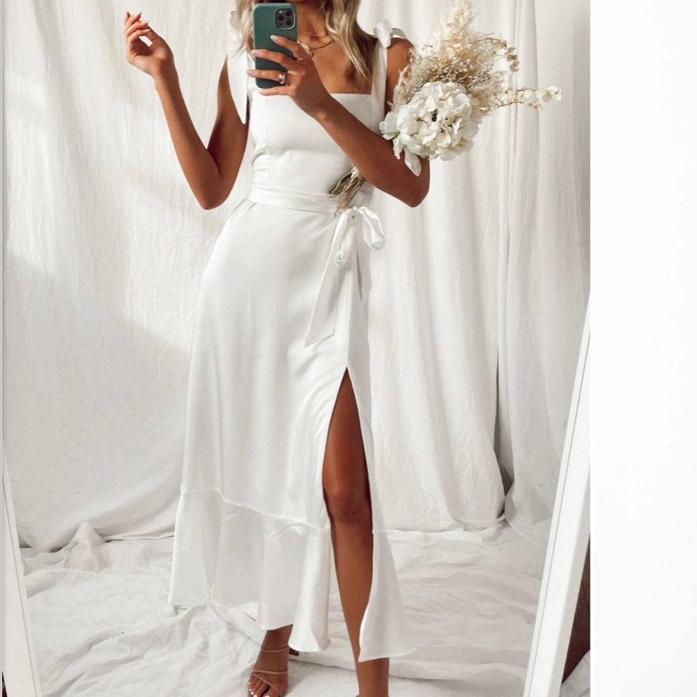 Show Me Your Mumu Garden Midi Dress in Large! Perfect for brides!